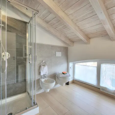 Apartment Golden & Sunflower Terrace Leggiuno