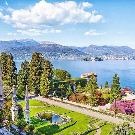 Golden & Sunflower Terrace * Leggiuno
